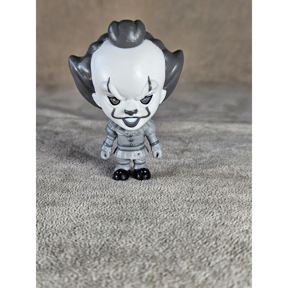 WB Horror Black and White Mini Vinyl Figure IT Pennywise by Culturefly, 3", Used
